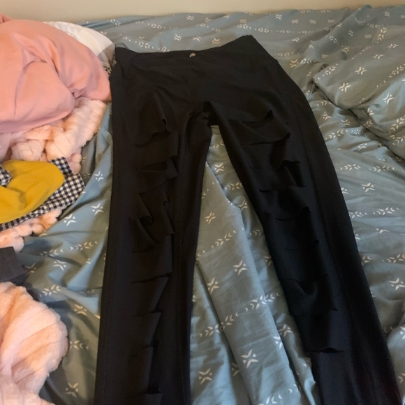 Patch ripped athletic pants - Picture 1 of 1